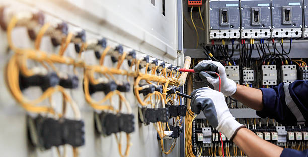 Professional Electrician technician working in Hamshire, TX